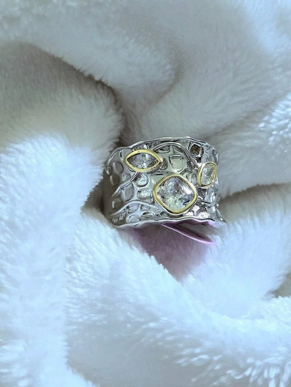 Silver🤍 Textured Statement Ring💍 - NWT